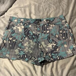 Sonoma Women's Teal and White Floral Print Shorts